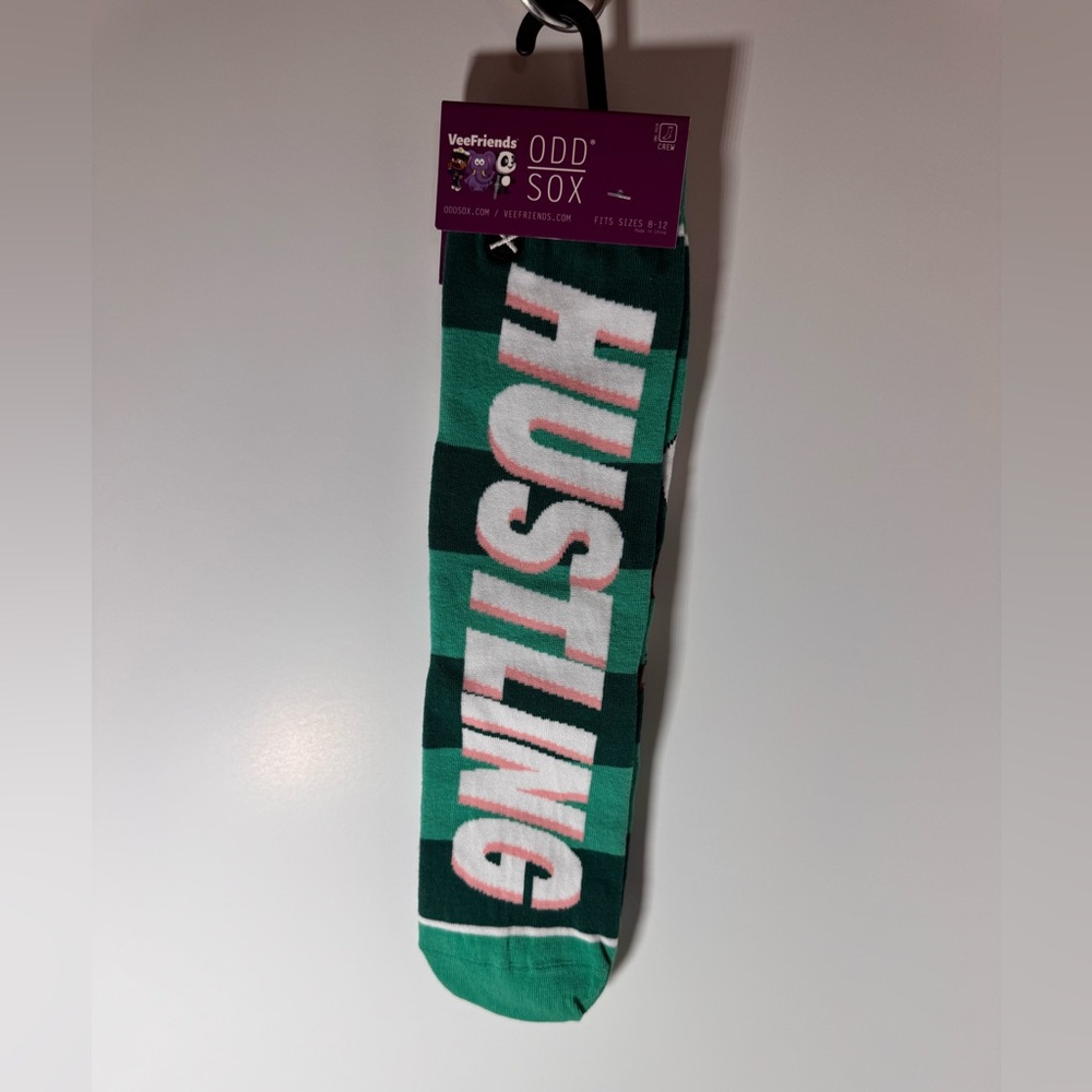 Gary Vee Odd Sox Men’s Unisex 8-12 Green Striped Hustling Chipmunk Crew Sox New - Picture 2 of 4